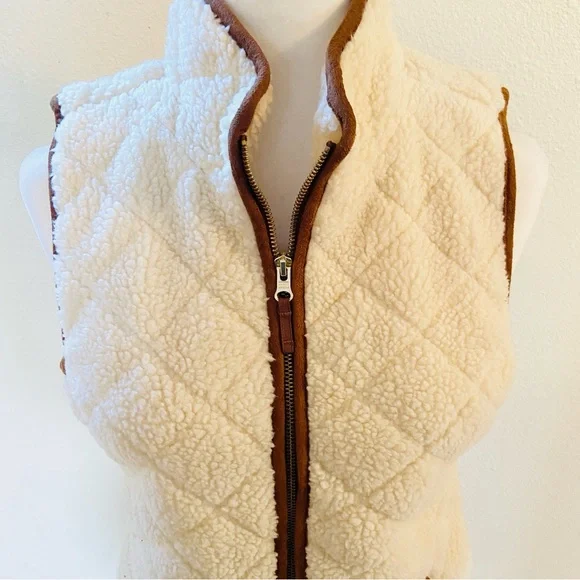 Old Navy Cream Sherpa Vest with Brown Trim - Picture 5 of 10